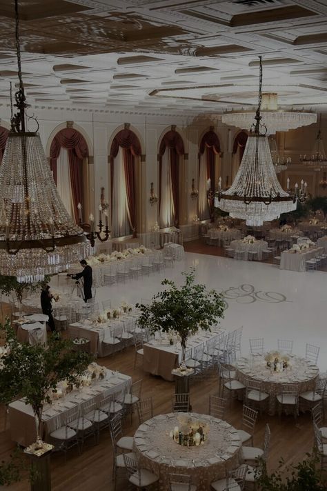 Arab Venues For Weddings, Wedding Aesthetic Luxury, Wedding Ideas Luxurious, Wedding Venue Indoor Elegant, Wedding Reception Decorations Indoor Elegant, Wedding Venues Disney, Wedding Venues Ideas Indoor, Wedding Ideas Indoor Elegant, Huge Wedding Reception