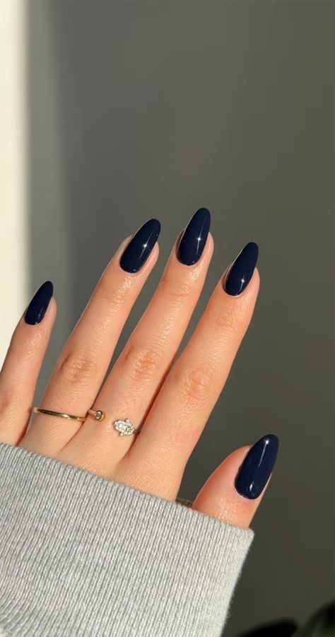 Dark Blue Nails, Kutek Disney, Simple Fall Nails, Nail Colors Winter, Smink Inspiration, Makijaż Smokey Eye, Blue Nail, Classy Nails, Chic Nails