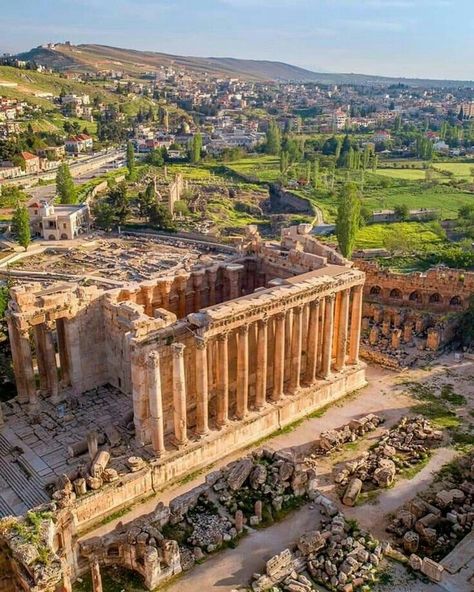 Rome Buildings, Baalbek Lebanon, Temple Ruins, Ancient Origins, Ancient Architecture, Historical Place, Ancient Ruins, Historical Architecture, Florida Travel