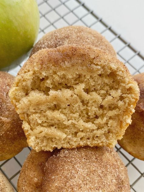 Apple Sauce Cinnamon Muffins, Muffins Applesauce, Cinnamon Applesauce Muffins, Muffins Made With Applesauce, Applesauce Muffin Recipe, Cinnamon Applesauce, Applesauce Muffins, Apple Sauce Recipes, Cinnamon Muffins