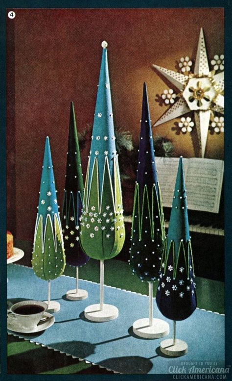 Have a crafty Christmas! Retro holiday decor you can make with ideas from the '60s - #retroholidays #holidaydecor #christmasdecor #christmastrees #vintagechristmas #retrochristmas #christmascrafts #vintagecrafts #60scrafts #sixties #christmas #christmasdecorations #easycrafts #clickamericana Retro Christmas Decorations, Mid Century Modern Christmas, Vintage Christmas Crafts, Retro Christmas Tree, Crafty Christmas, Christmas Retro, Tabletop Christmas Tree, Little Christmas Trees, Retro Holiday