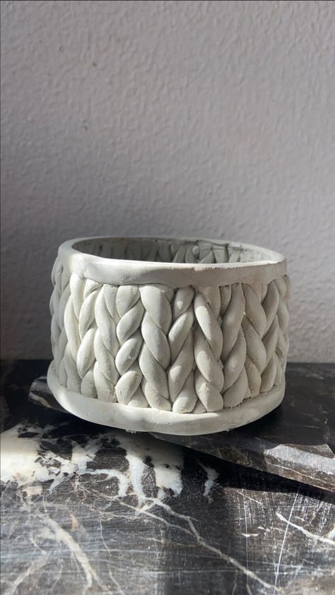 Braided Coil Pottery, Clay Pen Stand Ideas, Ceramics Combination Projects, Coil Clay Pot Ideas, Visible Coil Pots, Clay Coil Ideas, Coil Pinch Pots, Smooth Coil Pots Ideas, Clay Coil Vase Ideas