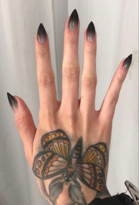 Morticia Addams Inspired Nails, Short Sharp Black Nails, Moody Nails Grunge, Goth Nails Simple, Silly Nails, Vampire Nails, Black Ombre Nails, Stiletto Nails Short, Stilleto Nails Designs