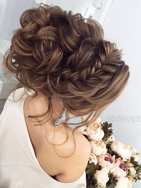 La mitad-updo, trenzas, peinados de novia Chongos Updo Wedding Hairstyles Curly, Curly Twists, Bohemian Wedding Hair, Flowers In Her Hair, Half Updo, Bridal Updo, Penteado Cabelo Curto, Wedding Hairstyles Updo, Hairstyles Curly