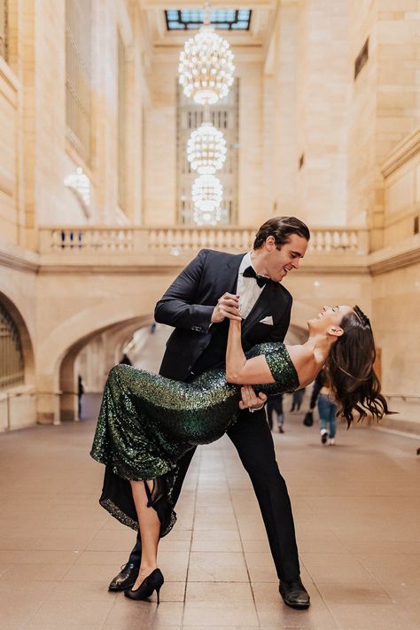 Grand Central Station Engagement Photos, Editorial Couple, Engagement Photos Nyc, Iconic New York, Hot Dog Stand, Grand Central Station, Midtown Manhattan, Grand Central, Couples Session