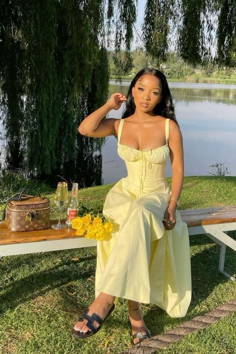 Yellow Dress Picnic, Coquette Picnic Outfit, Yellow Birthday Outfits, Graduation Outfit Ideas For Guest Casual, Picnic Dress Aesthetic, Outfit Ideas For Picnic, Picnic Outfits Aesthetic, Picnic Outfit Ideas Summer, Sundress Outfit Black Women