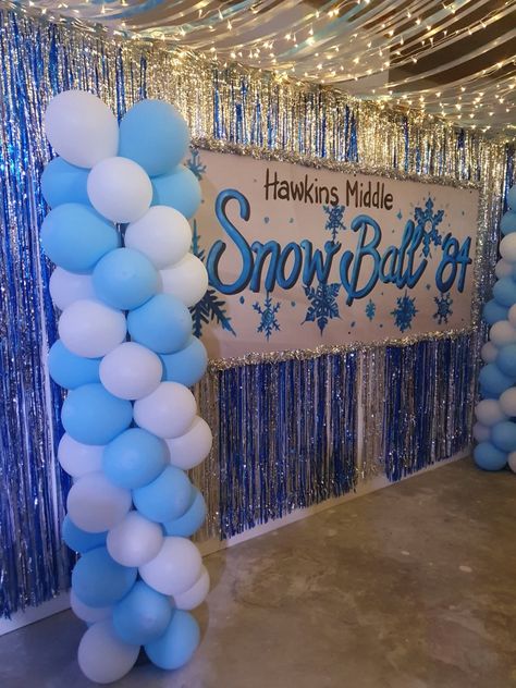 Christmas Dance Ideas School, Stranger Things Snowball Dance, Stranger Things Snowball, Middle School Dance Decorations, Snowball Stranger Things, Snowball Dance Decorations, Winter Wonderland School Dance, Snow Ball Dance, Winter School Dance