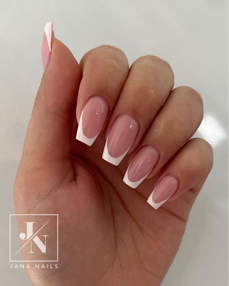 45 Best Fall Nail Art Ideas to Inspire You Naglar French Tip, French Tip Nails Ballerina, Ballerina French Tip, Ballerina Nails French Tip, Ballerina French Tip Nails, French Tip Nails Almond Shape, Vanilla Girl Nails, Trendy Nails French Tip, Fall Nail Art Ideas