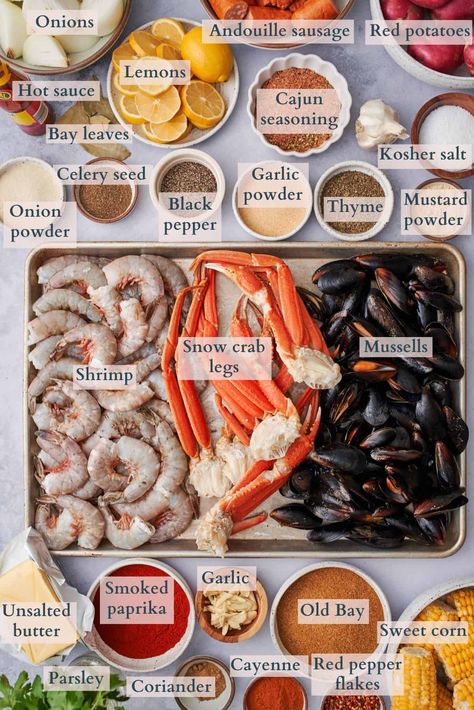 Seafood Boil Louisiana Style, Broil Seafood Boil, At Home Seafood Dinners, Crab Boil Aesthetic, Broil Recipes Seafood, Seafood Boil Presentation, Seafood Boil Spice Recipe, Cajun Food Recipes New Orleans, Sea Boil Recipe