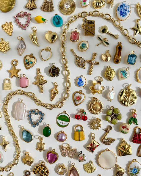 a collection of 270+ vintage & modern charms to pick from💐⭐️🧺👛🦋🍸👒!! #charmnecklace #vintagestyle #customjewelry #summerfashion #jewelryinspo #cottagecorefashion #pinterestinspired #coolgirlstyle #customcharmnecklace #girlyaesthetic #oneofakindjewelry Charms Jewelry Ideas, Vintage Jewellery Aesthetic, Charms Aesthetic, Memory Bracelets, Charm Aesthetic, Chunky Jewellery, Aesthetic Dinner, Diy Jewelry Set, Dope Jewelry Accessories