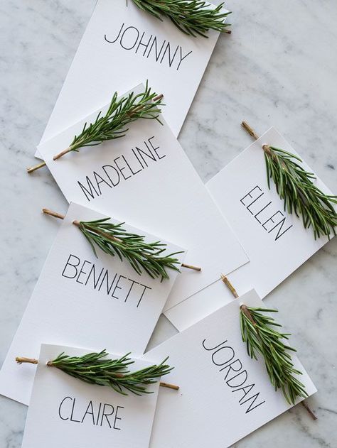 rosemary place cards Thanksgiving Place Cards Diy, Green Christmas Decorations, Diy Place Cards, Thanksgiving Place Cards, Diy Thanksgiving, Holiday Places, Thanksgiving Table Settings, Thanksgiving Table, Holiday Tables