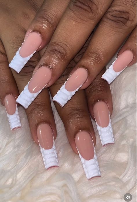 Frenchies Acrylic Nails, Nail Art White Nails, Frenchie Nails, White Nails Acrylic, Nail Art White, Bedazzled Nails, Brunch Outfits, French Tip Nail Designs, Acrylic Nail Set