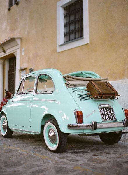 Tiffany / light blue convertible old fiat! European Picnic, Fiat 126, Vintage Auto's, Cars Vintage, Mopeds, Island Living, Old Car, Italian Wedding, Vw Beetle