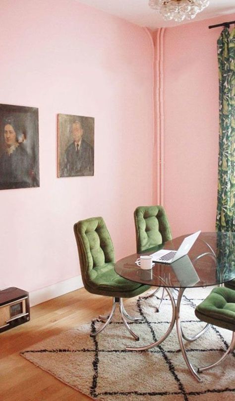 friday finds. Pink And Green Dining Room, Pink And Green Office, Green Dining Rooms, Murs Roses, Green Dining Room, Green Office, Makeup Room Decor, Pink Living Room, Interior Design Boards