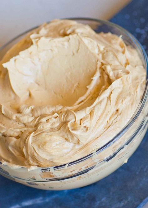 Salted Caramel Buttercream Frosting (video) - Tatyanas Everyday Food Salted Caramel Buttercream Frosting, Caramel Buttercream Frosting, Salted Caramel Buttercream, Leche Cake, Salted Caramel Frosting, Caramel Buttercream, Caramel Frosting, Buttercream Frosting Recipe, Caramel Coffee