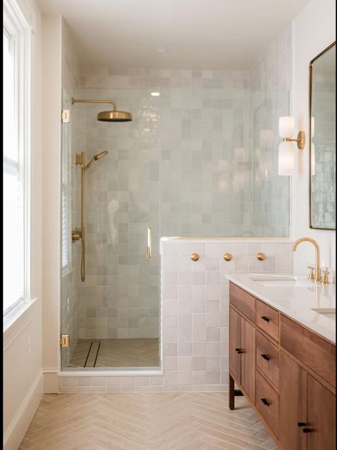 Pretty Shower Tub Combo, Small Bathroom With Half Wall, Neutral Hall Bathroom, Bathroom For Two People, Simple Elegant Bathroom Ideas, Bathroom Window Between Sinks, Bathroom Tiles Design Ideas Master Bath, Cool Tones Bathroom, Primary Bath Shower Ideas