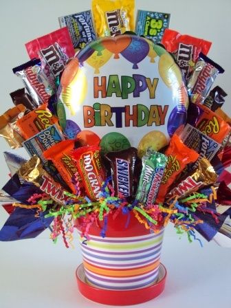 DIY : Candy Bouquet | Inspirations By Ida Diy Candy Bouquet, Candy Boquets, Birthday Candy Bouquet, Candy Bar Bouquet, Birthday Gift Basket, Candy Arrangements, Candy Bouquet Diy, Birthday Basket, Birthday Bouquet