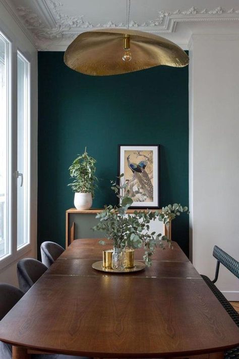 Green Accent Walls, Dark Green Walls, Green Dining Room, Interior Design Minimalist, Headboard Wall, Green Walls, Design Del Prodotto, Decor Minimalist, Benjamin Moore