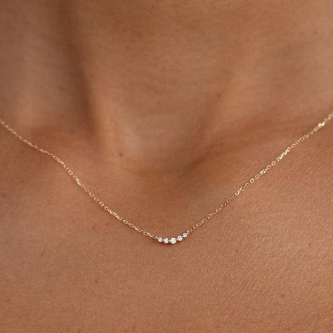 Small Diamond Jewelry, Linjer Jewelry, Simple Jewelry Necklace, Classy Jewelry Gold, Simple Gold Jewelry, Wedding Jewelry Gold, خواتم خطوبة, Simple Gold Necklace, Necklaces Simple