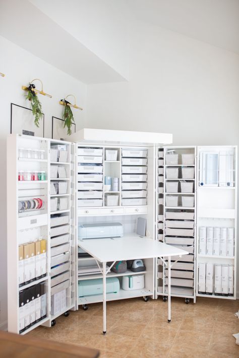 Create Room DreamBox is the best organizer for craft items even if you don’t have a craft room! Dreambox Create Room, Create Room, Bedroom Book, Bathroom Cabinet Organization, Affordable Storage, Diy Projects For Kids, Diy Makeover, A Craft, Cabinet Organization