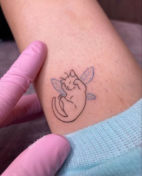 Cute Line Art Tattoo, Miniature Tattoos, Kitten Tattoo, Cute Cat Tattoo, Small Pretty Tattoos, Petite Tattoos, Kawaii Tattoo, Cat Tattoo Designs, Cute Little Tattoos