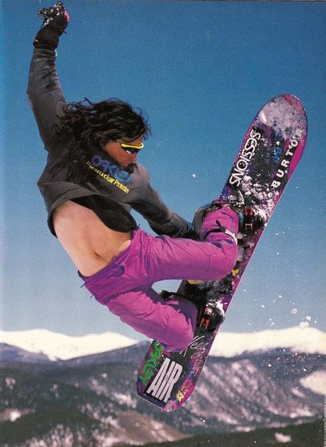 Snowboard Aesthetic Vintage, Extreme Snowboarding, Vintage Snowboarding, Snowboard Aesthetic, Snowboarding Poster, Snowboarding Pictures, Snowboarding Photography, Snowboarding Aesthetic, Ski Vintage