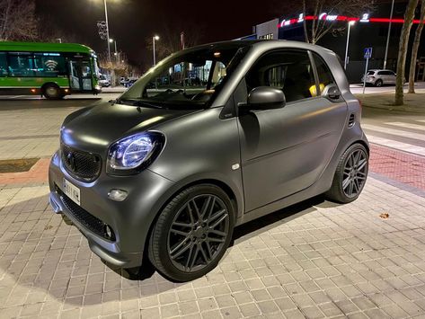 #coche #smart Smart Brabus, Car Inspiration, Smart Auto, Smart Car, Vision Board, Suv Car, Suv, Cars, Vehicles