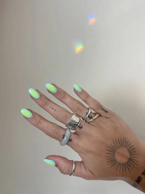 51 aura nails to have the most magical hands ever 29 Funky Dip Nails, Aura Nails Blue And Green, Aura Nails Ideas, Blue Green Aura Nails, Neon Aura Nails, Blue And Green Aura Nails, Diy Aura Nails, Green Summer Nails Designs, Green Airbrush Nails