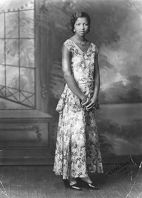 1930s Black Fashion, African American Clothing Photos African American Clothing, The Blacker The Berry, 1930's Dresses, Homemade Dress, African American Fashion, Dress History, 1930s Dress, Afternoon Dress, Shirtwaist Dress