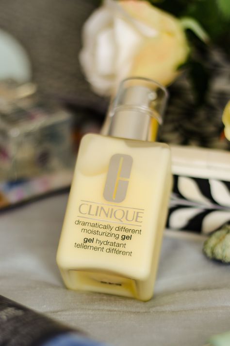 Clinique Dramatically Different Gel, Clinique Aesthetic, Clinique Skincare, How To Make Oil, Skincare Brands, Iphone Instagram, Best Moisturizer, Gel Moisturizer, Cleansing Gel