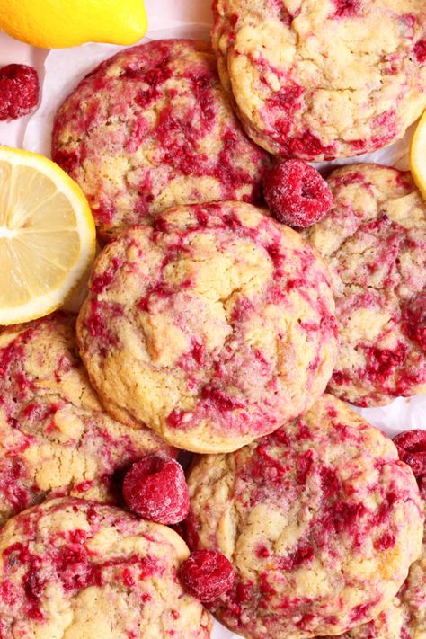 lemon raspberry lemonade cookies Raspberry Lemonade Cookies, Lemonade Cookies, Chocolate Raspberry Brownies, Brownie Vegan, Fruity Cookies, Berry Cookies, Blueberry Cookies, Frozen Raspberries, Raspberry Cookies