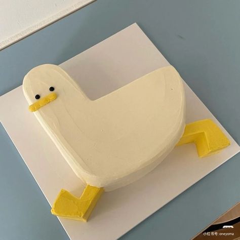 Birthday Cake Ideas Funny, Cute Duck Cake, Goofy Cake, Cakes Creative, Duck Cake, 귀여운 음식 그림, Birthday Cute, Funny Birthday Cakes, Mini Cakes Birthday