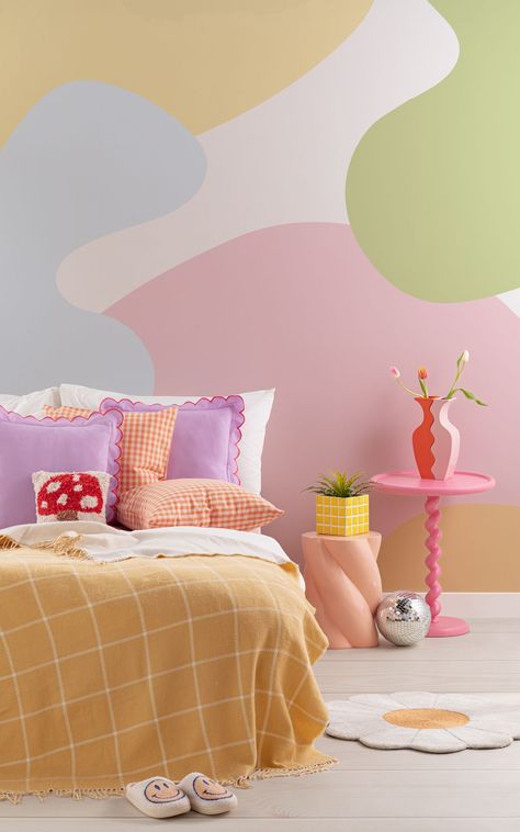 Cool Feature Walls, Blob Wall Mural, Pastel Feature Wall, Cute Wall Colors, Cute Wall Designs, Pastel Wall Paint Ideas, Pastel Murals, Cute Accent Wall Ideas, Bright Room Ideas