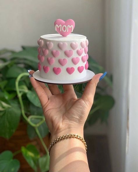 Mini Torte, Tiny Cakes, Cake Hacks, Simple Cake Designs, Mini Cakes Birthday, Cake Decorating Frosting, Creative Birthday Cakes, Simple Birthday Cake, Cake Decorating Designs