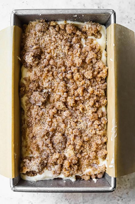 Easy Coffee Cake Loaf, Sour Cream Coffee Cake Loaf, Coffee Cake Loaf Pan, Coffee Loaf Cake Recipes, Dessert Recipes With Sour Cream, Coffee Cake Loaf Recipes, Loaf Pan Cake Recipes, Fall Loaf Cakes, Loaf Recipes Dessert