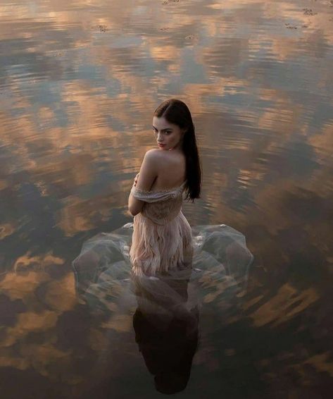 Fairy Photoshoot, Photo Halloween, Lake Photoshoot, Water Shoot, Nature Photoshoot, Dreamy Photography, Shotting Photo, Beach Shoot, Fantasy Photography