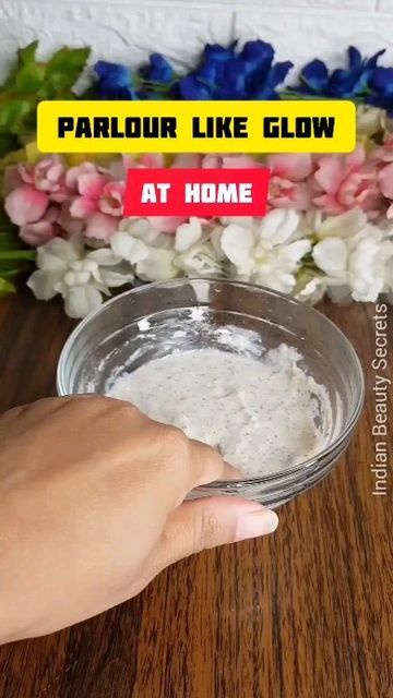 Brighting Skin Care At Home, Homemade Face Masks For Glowing Skin, Tomato Face Mask, Indian Beauty Secrets, Natural Face Pack, Natural Skin Tightening, Face Mask Diy, Homemade Face Mask, Glowing Radiant Skin