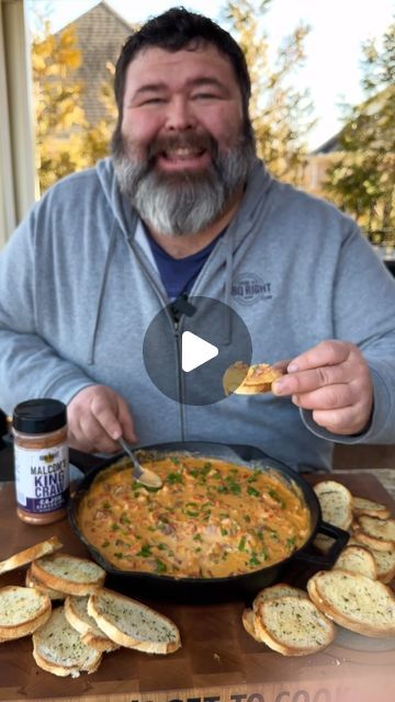 Malcom Reed on Instagram: "Crawfish Rotel Cheese Dip Recipe - 1lb crawfish tails - 1lb  Velvetta Cheese - cubed - 1 can Diced Rotel Tomatoes - 1lb Andouille Sausage - ½ cup diced Onion - ½ cup diced Red Bell Pepper - 2-3 cloves minced Garlic - 1 Tablespoon King Craw Cajun Seasoning (or your fave cajun seasoning) - 3-4 Green Onions - chopped - French Baguette for dipping . 1. Preheat pellet grill to 350 degrees.  Dice the smoked sausage, onion, and red bell pepper; and  mince the cloves of garlic. 2. Place cast iron skillet on the grill and add the sausage, onion, and peppers. Cook for 10-15 minutes and add the garlic. 3. Continue to cook until the vegetable soften and sausage begins to brown - about 10-15 minutes.  Drain any excess grease from skillet. 4. Cut Velvetta Cheese into cubes. Ad Crawfish And Sausage Rotel Dip, Crawfish Dip Recipes Appetizers, Sausage Rotelle Dip, Rotel Diced Tomatoes And Green Chilies Recipes, Razzoos Crawfish Fondue Recipe, Rotel Cheese, Rotel Cheese Dip, Rotel Tomatoes, French Baguette