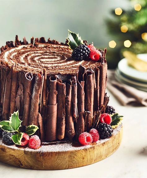 Woodland Christmas Yule Log Cake Recipe | Dr. Oetker Yule Cake Recipe, Yule Log Cake Decoration, Log Cake Recipe, Chocolate Yule Log Recipe, Christmas Log Cake, Yule Log Cake Recipe, Yule Log Recipe, Christmas Yule Log, Chocolate Log