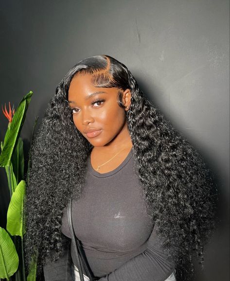 Curly Hair Side Part, Black Curly Wig, Luxury Hair Extensions, Frontal Wig Hairstyles, Side Part Hairstyles, Protective Hairstyles Braids, Natural Curls Hairstyles, Curly Lace Front Wigs, Dope Hairstyles