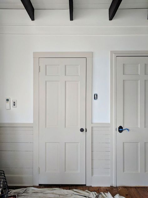 If you’re planning on trying to incorporate the Contrasting Trim paint color technique in your own home, we’re sharing a little insight into the process and 5 Perfect Paint Colors. Doors And Trim, Interior Door Colors, Trim Paint Color, Off White Walls, Perfect Paint Color, Contrasting Trim, Painting Trim, Door Color, Paint Colors For Home