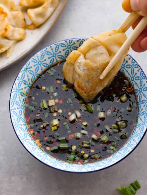 Sauce For Potstickers, Potsticker Dipping Sauce, Potsticker Sauce, Asian Dipping Sauce Recipes, Asian Dipping Sauce, Asian Appetizers, The Recipe Critic, Dipping Sauces Recipes, Recipe Critic