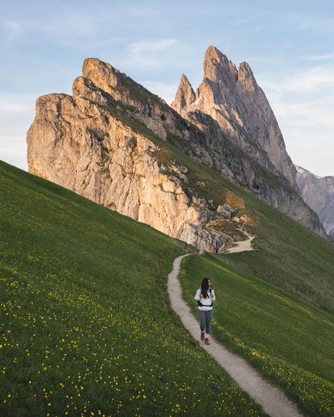 There are thousands of spots to check out in the Dolomites—make sure that these ten are on your list! Hiking | Hiking Gear | Italy | Europe | Travel | TravelDestinations | Roadtrip | RoadtripIdeas The Dolomites, Destination Voyage, Best Hikes, Future Travel, Hiking Trip, Travel Inspo, Travel Aesthetic, Italy Travel, Adventure Time