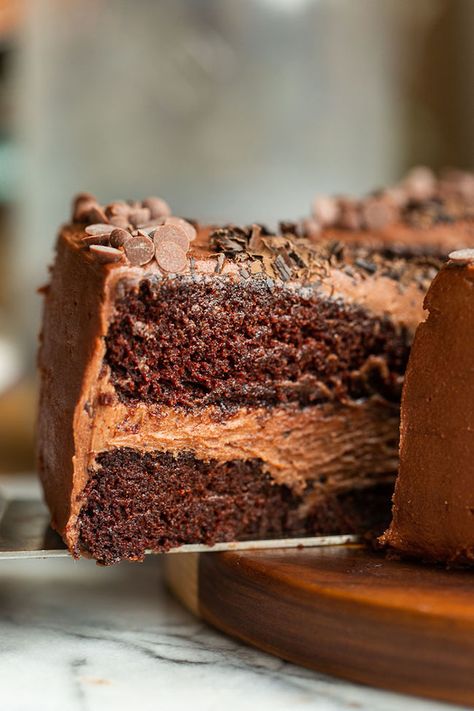 Rich, moist and utterly decadent this easy to make two-layer Gluten Free Vegan Chocolate Cake is sure to impress chocolate lovers everywhere! You don't even need to be a gluten free or vegan eater to enjoy a slice. This recipe is adapted from my regular gluten free chocolate cake. It uses aquafaba instead of regular dairy eggs as a plant based alternative. Gluten Free Chocolate Cake Recipe, Gluten Free Birthday Cake, Super Moist Chocolate Cake, Perfect Chocolate Cake, Gluten Free Chocolate Cake, Rich Cake, Vegan Chocolate Cake, Chocolate Layer Cake, Birthday Cake Chocolate