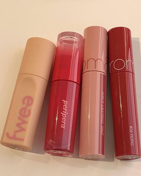 Korean Lip Tints, Korean Lip Tint, Korean Lips, Lip Tints, Makeup Accesories, Makeup Package, Fancy Makeup, Lip Glosses, Makeup Items