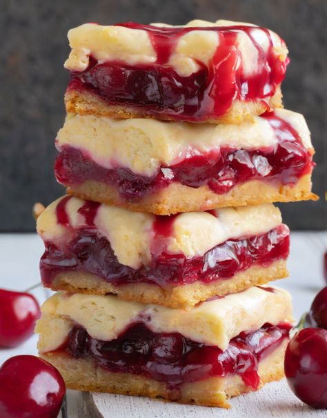 Christmas Bars, Cherry Pie Bars, Cherry Bars, Cherry Desserts, Dessert Bar Recipe, Cherry Recipes, Pie Bar, Cookie Bar Recipes, Cherry Pie