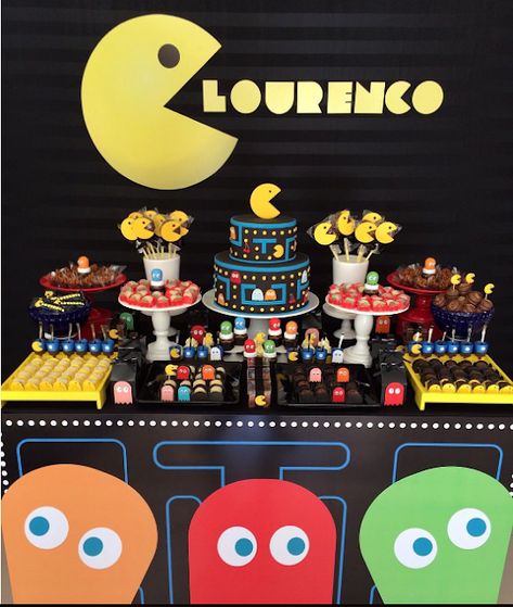 Packman Birthday Party Ideas, Retro Gaming Party, Pacman Theme Party, Pacman Party Decorations, Pac Man Party Ideas, Pacman Party Ideas, Pac Man Party Decorations, Arcade Party Ideas, Pac Man Birthday Party