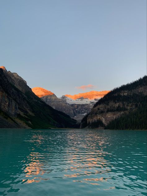 Banff National Park Wallpaper, Banf National Park, Lake Louise Aesthetic, Canada Road Trip Aesthetic, National Park Aesthetic Wallpaper, Banff National Park Aesthetic, Canada Nature Aesthetic, Banff National Park Summer, Banff Aesthetic Summer