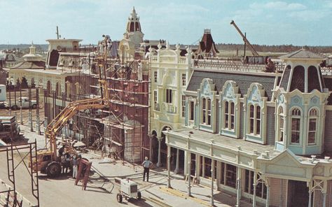 Main Street USA under construction. Walt Disney Imagineering, Orlando Parks, Disney Imagineering, Florida City, Main Street Usa, Disney Memories, Disneyland California, Vintage Disneyland, Disney Favorites