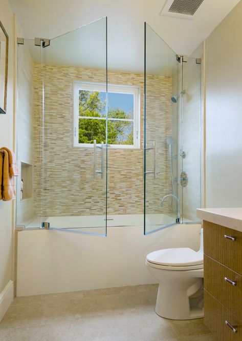 Bathtub Shower Combo Glass Doors, Glass Tub Enclosure, Bathtub With Glass Door, Glass Shower Tub, Tub With Glass Door, Bath Shower Doors, Glass Bathtub, Walk In Shower Ideas, Enclosure Design